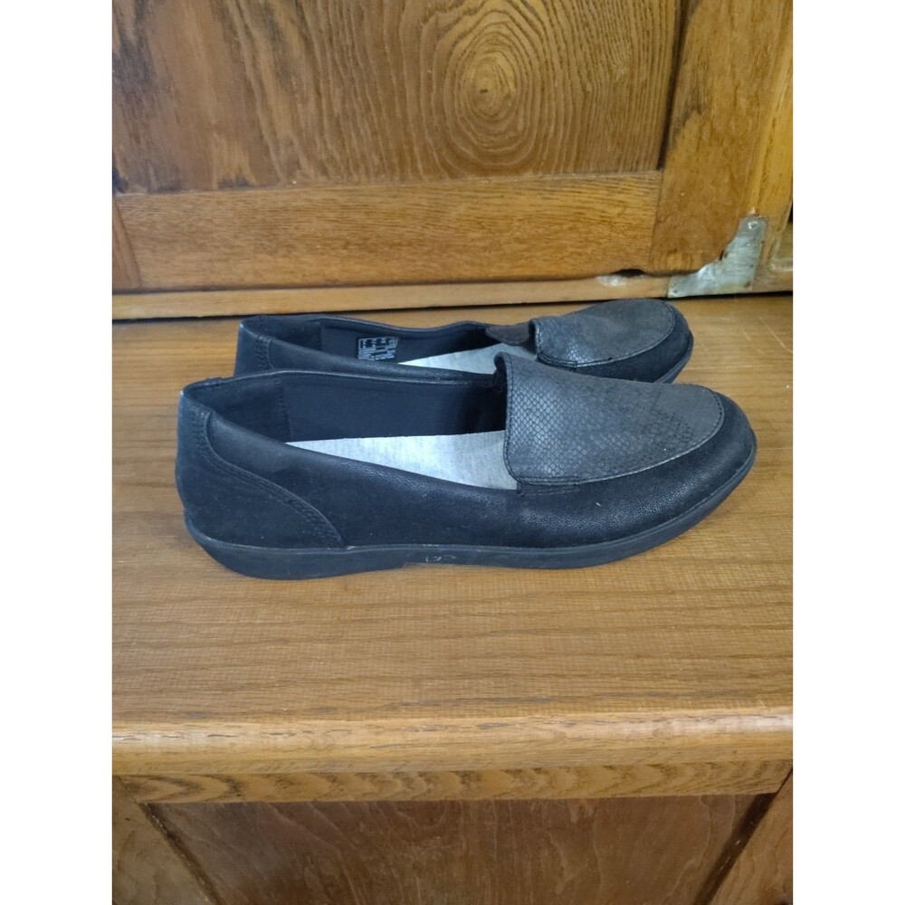 CLARKS Women's Shoes 7.5 M Cloud Steppers Black Comfort Slip On Casual